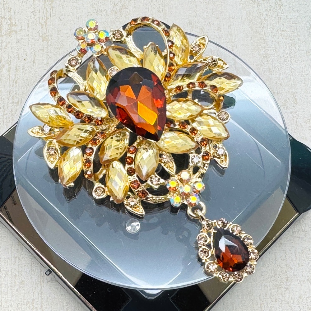 New large luxury rhinestone brooch
